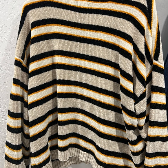 Volcom super soft sweater - Picture 3 of 3